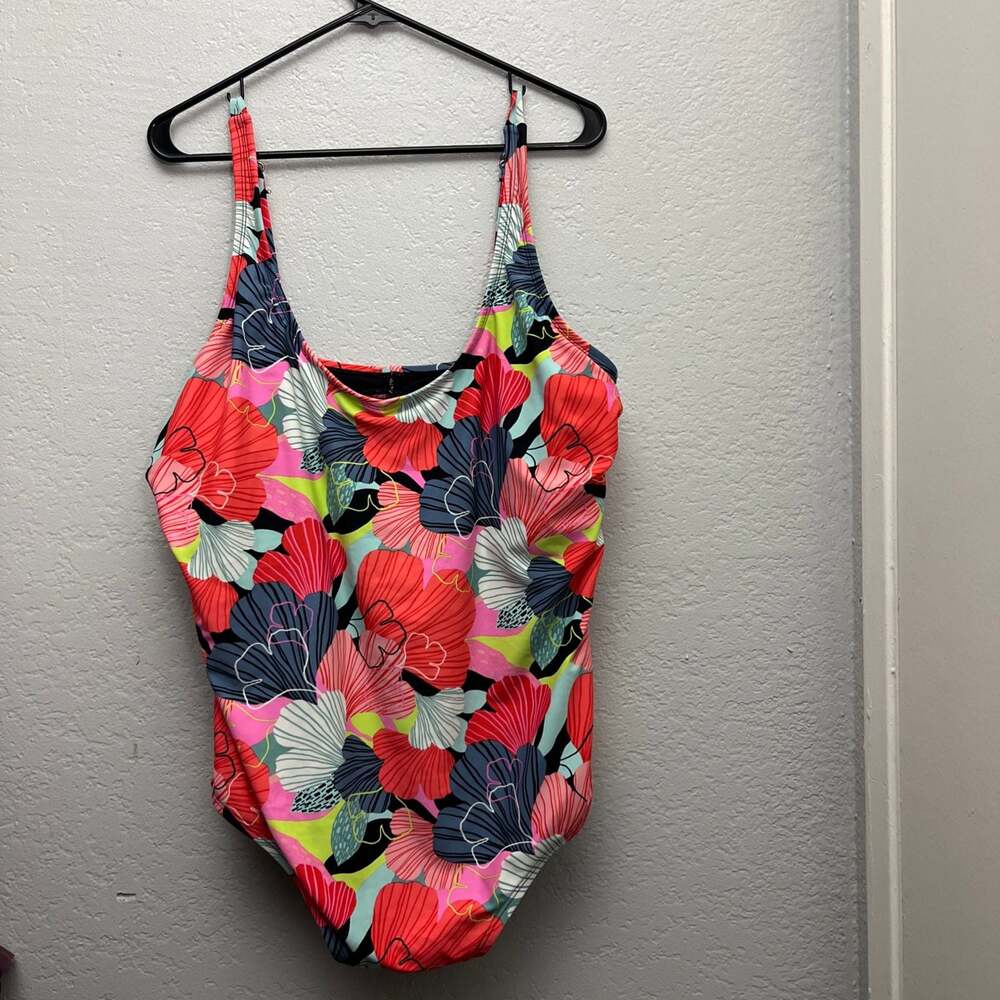 Roatan Women's Pink Tropical Floral One-Piece Swimsuit